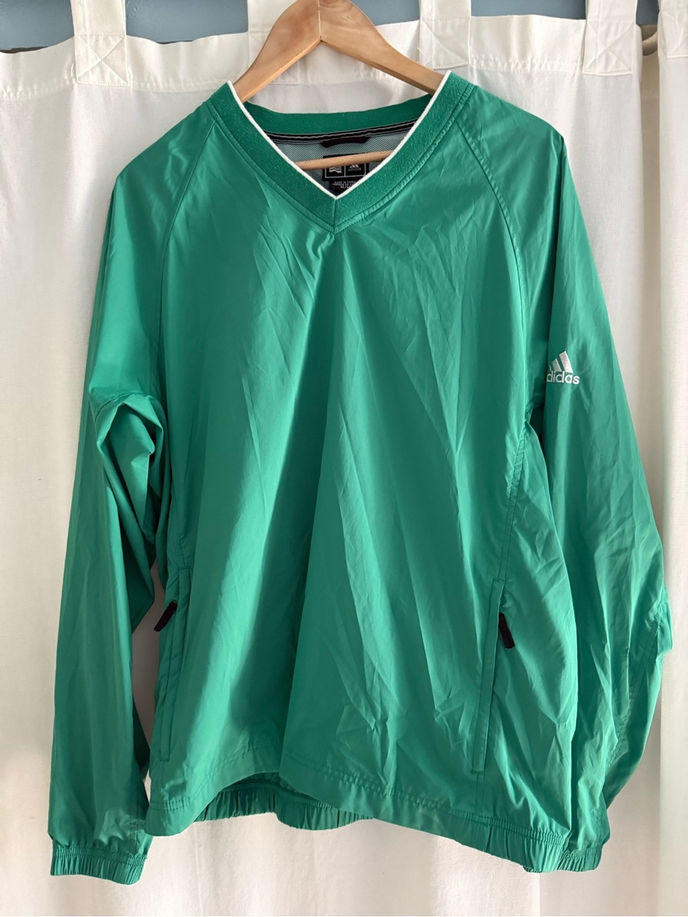 Adidas light winder breaker type jacket